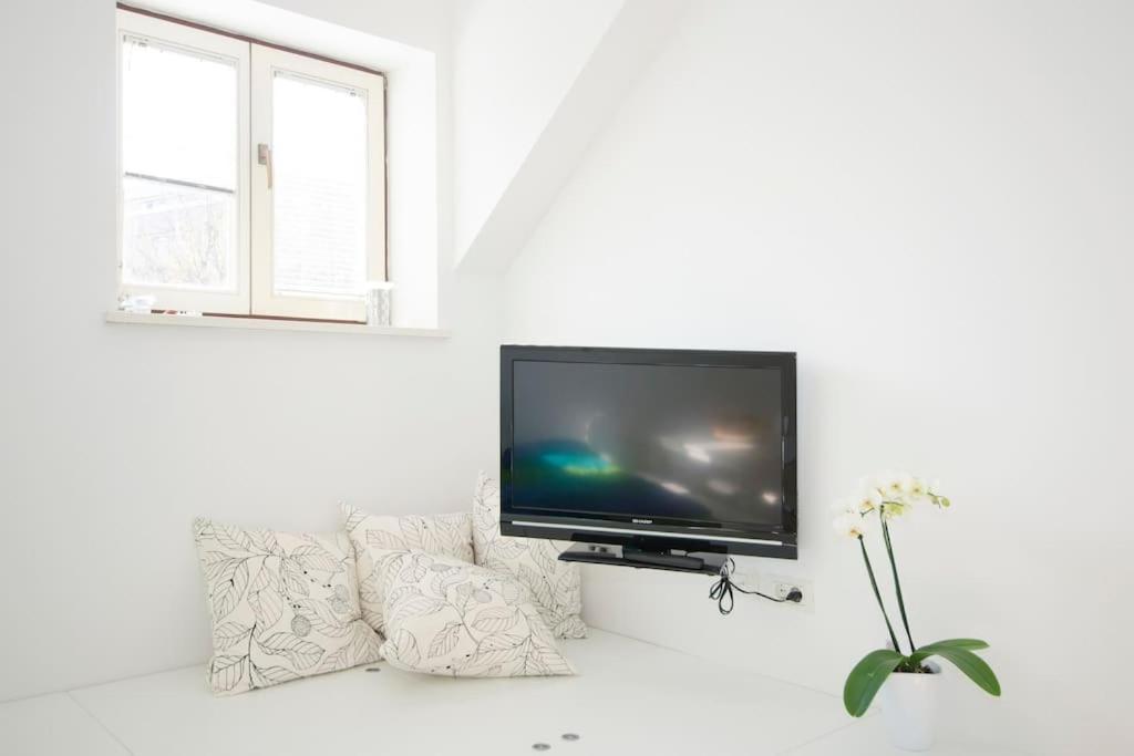 The Cute, Sunny Apartment In The Center +P Ljubljana Exterior photo