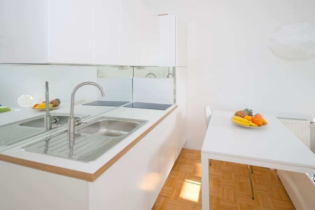 The Cute, Sunny Apartment In The Center +P Ljubljana Exterior photo